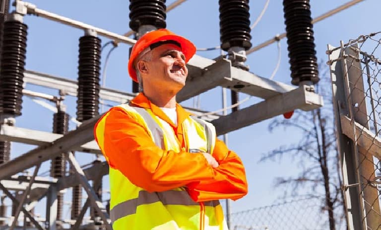 Außendienstmitarbeiter in der Nähe von Buchsen