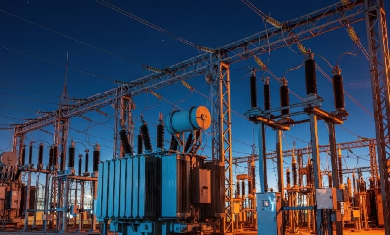 Umspannwerk bei Sonnenuntergang