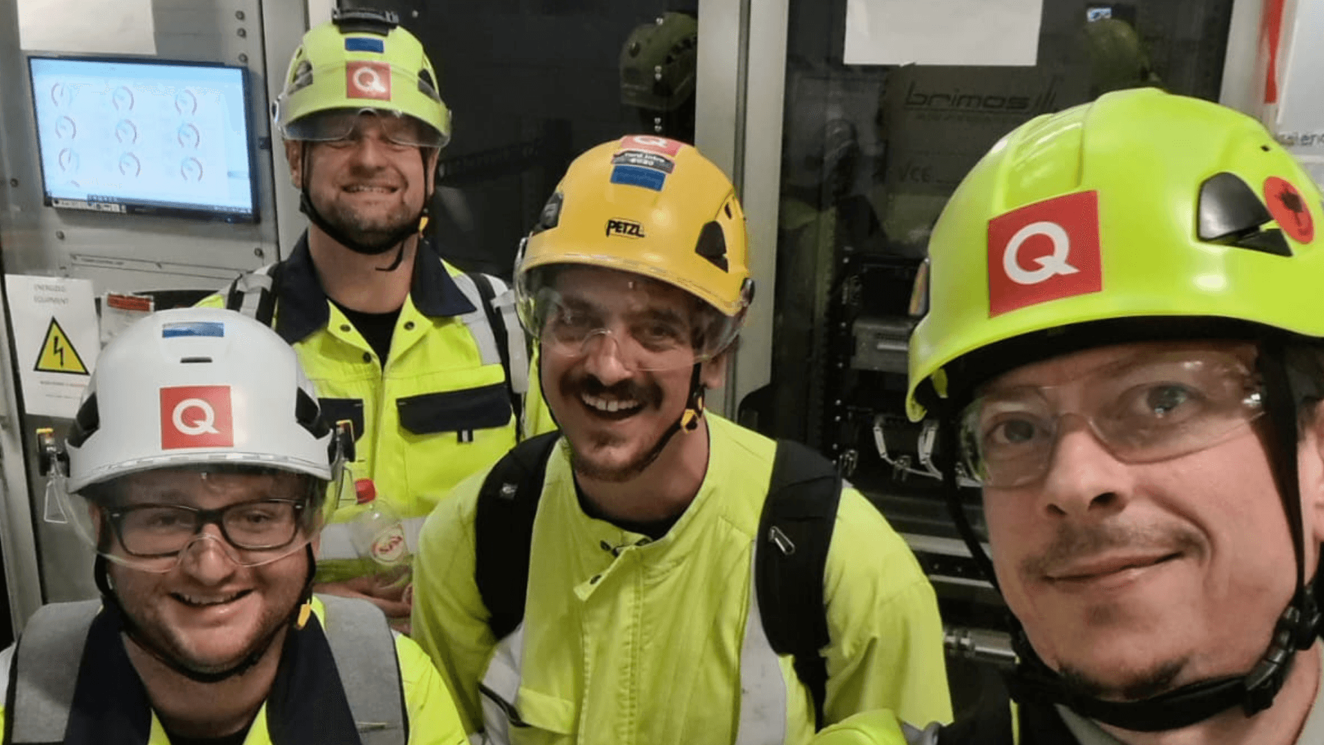 Gruppe von Qualitrol-Feldingenieuren